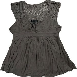 4/$32 Twentyone 📌 small brown/army green sleeveless top lace details scoop neck